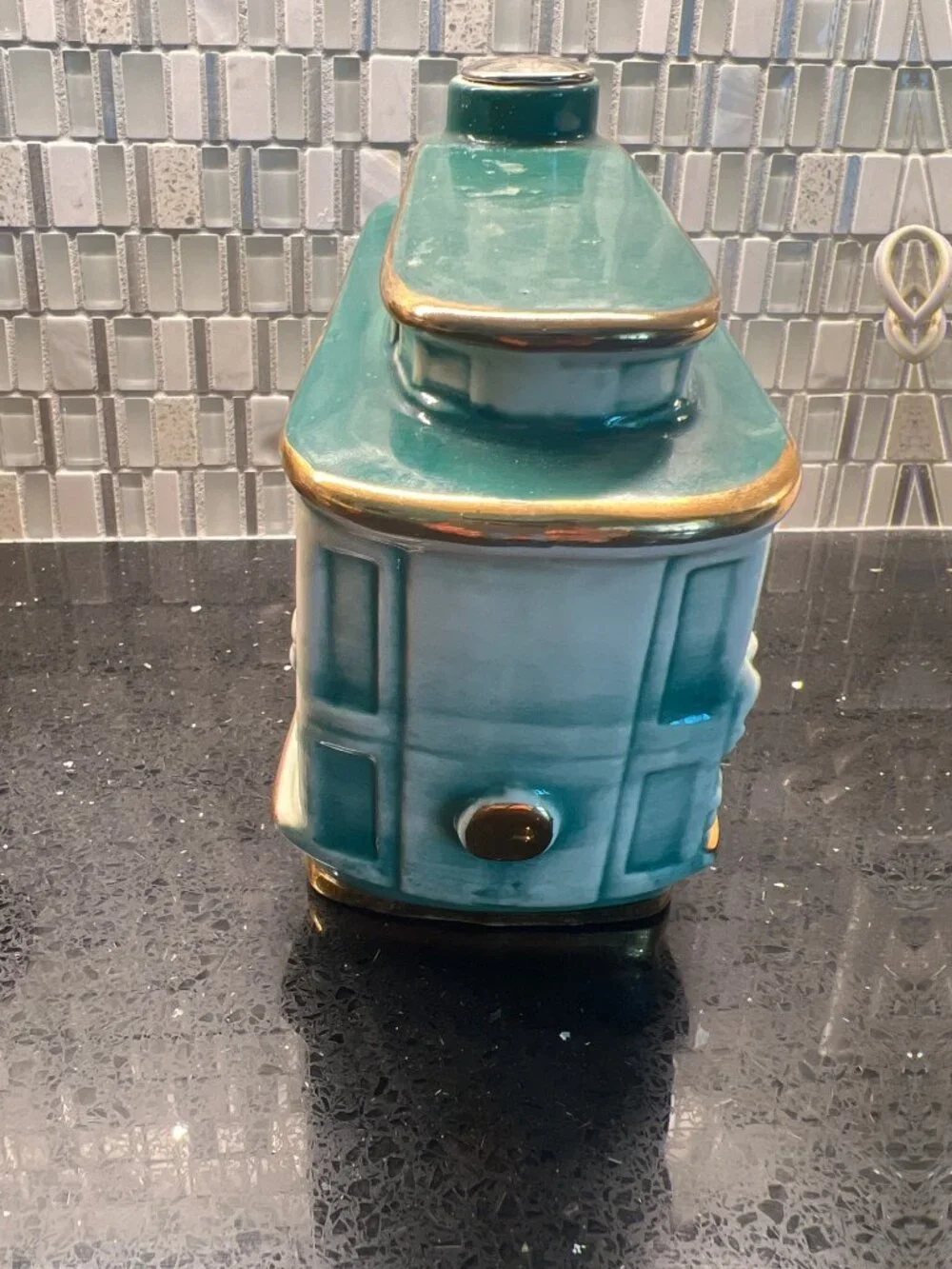 EZRA Brooks vintage whiskey decanter, EMPTY, circa 1968, HYDE PARK, cable car, u